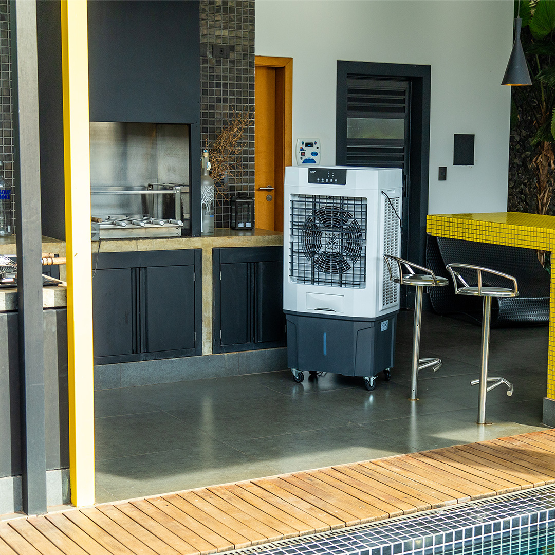 Climatizador em cozinha gourmet com piscina